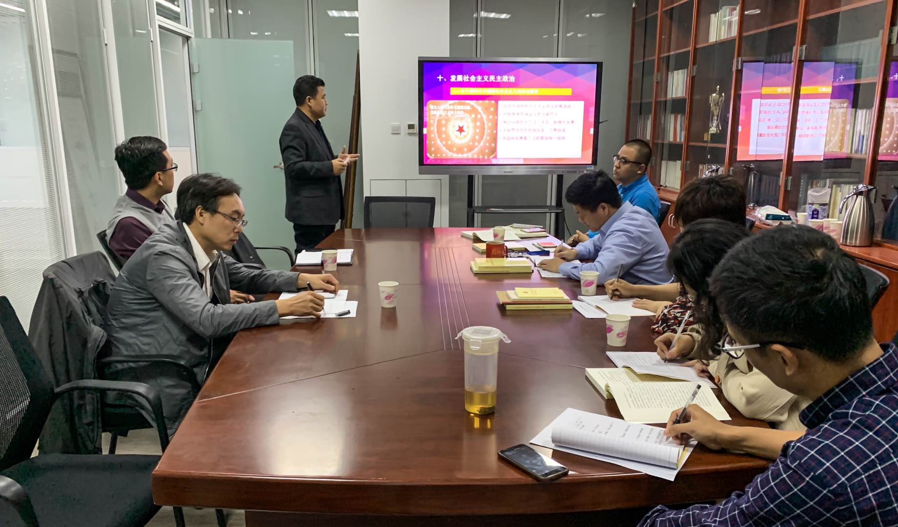 校党委副书记贺立军同志到william威廉官网调研.jpg 校党委副书记贺立军同志到william威廉官网调研.jpg